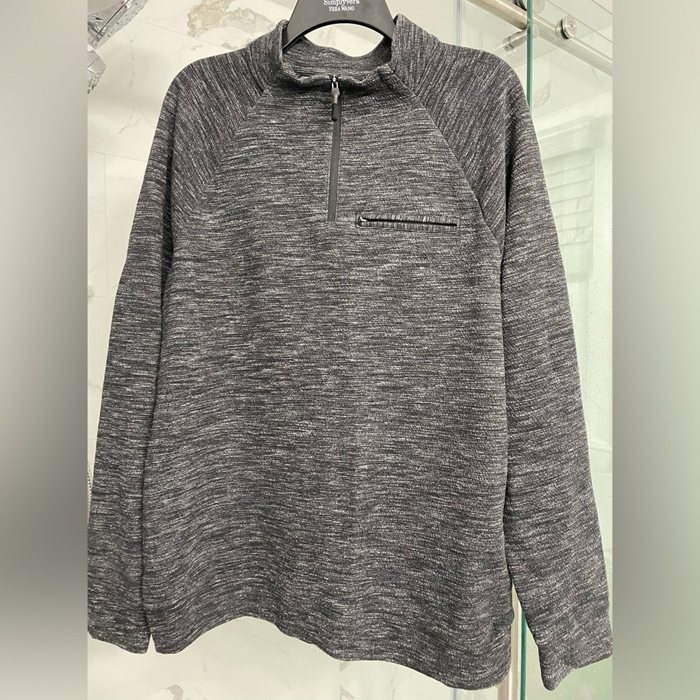 Men’s 1/4 zip polo style shirt